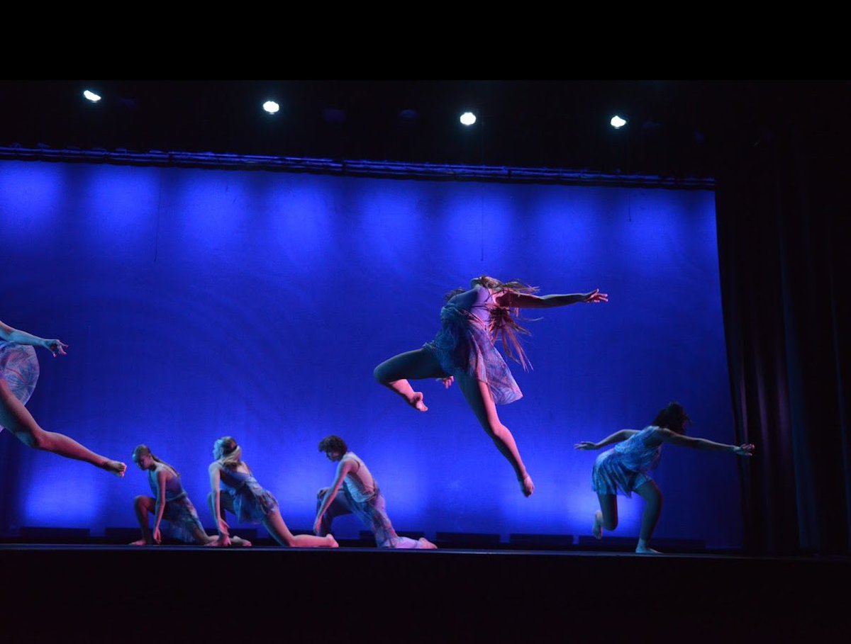 hhs_prncpl's tweet image. It was a fabulous Senior Dance Showcase this past weekend! Great job #classof2025 Thank you for the memories! @HenricoHighSch 💚💛
