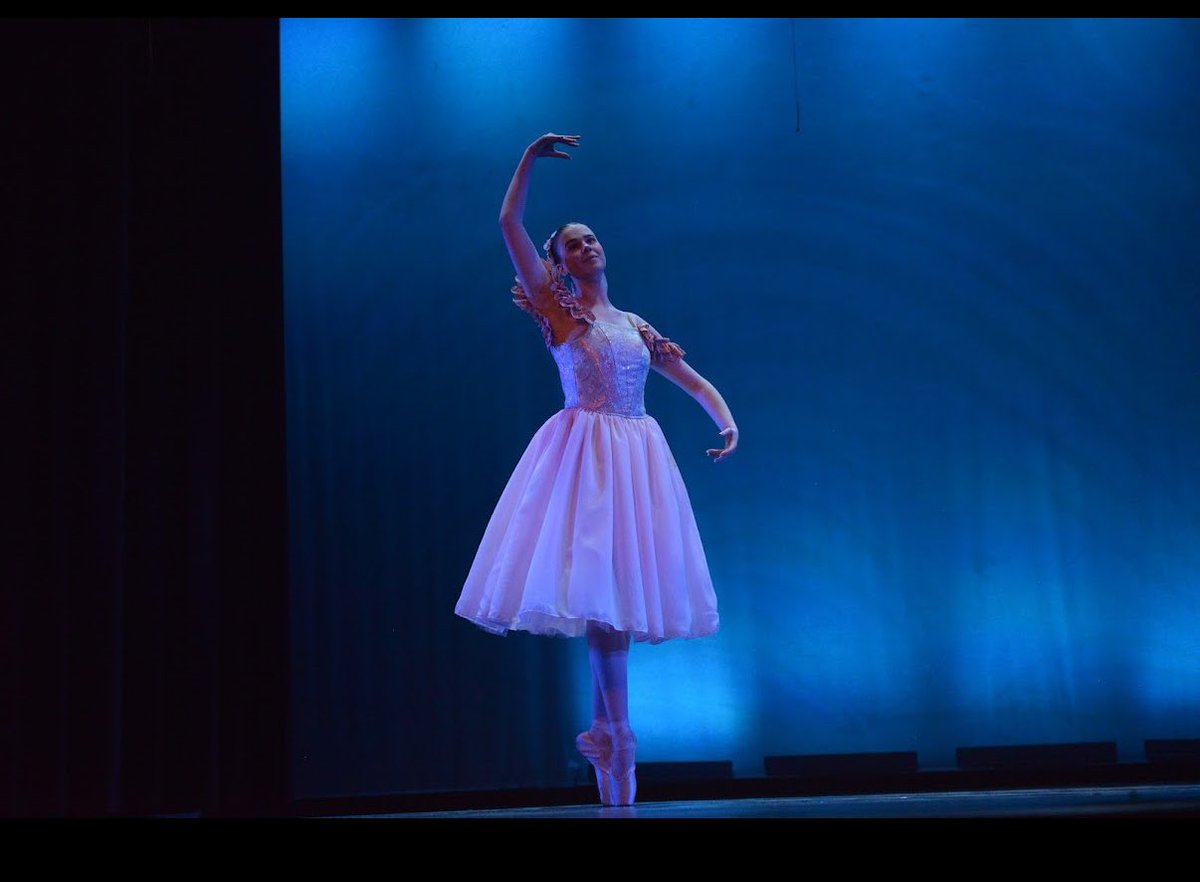 hhs_prncpl's tweet image. It was a fabulous Senior Dance Showcase this past weekend! Great job #classof2025 Thank you for the memories! @HenricoHighSch 💚💛