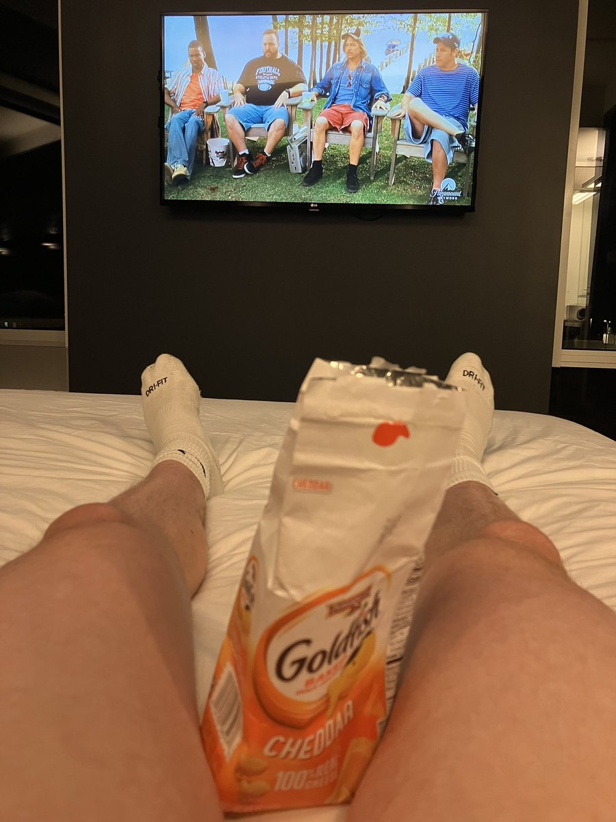 HarryBalls01's tweet photo. Pants off
Grown ups
Goldfish

Perfection?
I think so https://t.co/aYDjavowgY