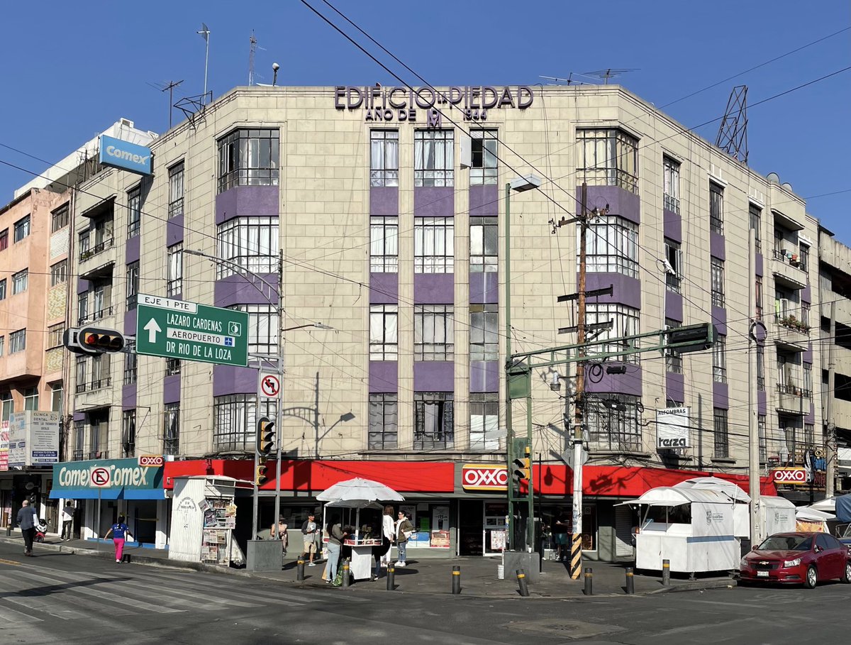 Una esquina en la Doctores