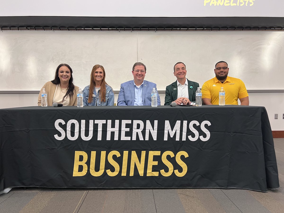 SouthernMissSM's tweet image. Special thanks to all of our @SouthernMissSM students and our sport industry organizations &amp;amp; campus connections for making our Sport Management Symposium a huge success today, from panel speakers o career fair to networking opportunities #SMTTT