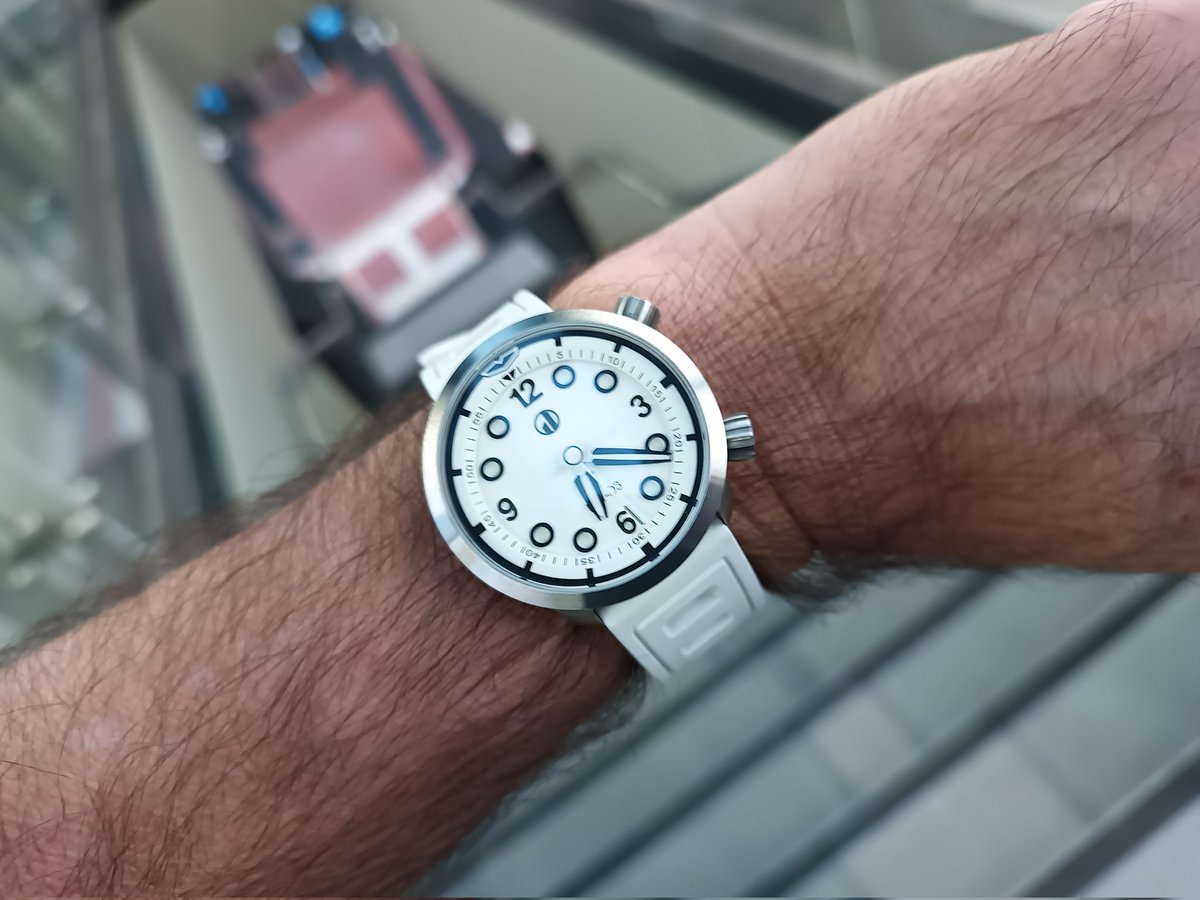 White on white for today. <a href="/duzuwatches/">duzuwatches</a> #watches #watchesofinstagram