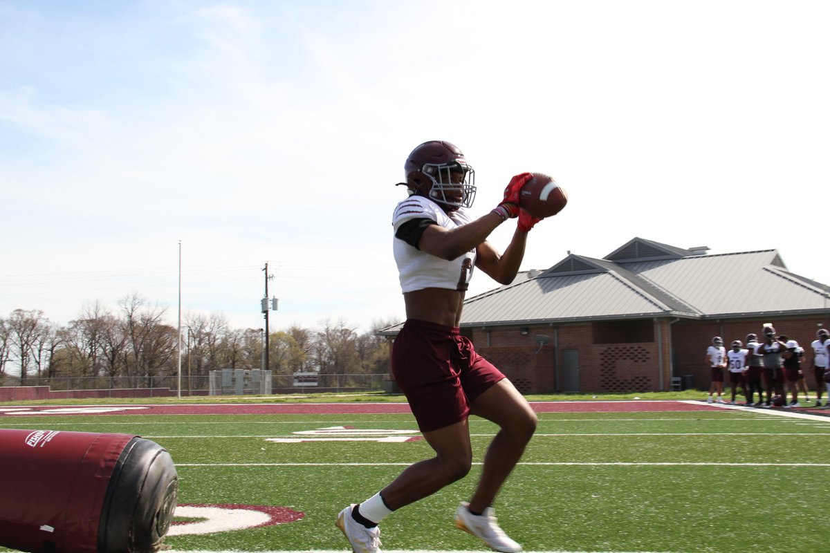 _CoachWyatt's tweet photo. Back out in the sun with it! ☀️☀️ https://t.co/G3q04PbFDb