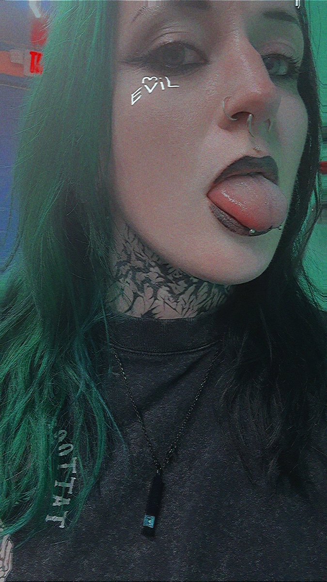 aliencatattack's tweet photo. #snakeeye #piercing 3/10 on the pain scale and I’m in love https://t.co/hfP14gUMFr