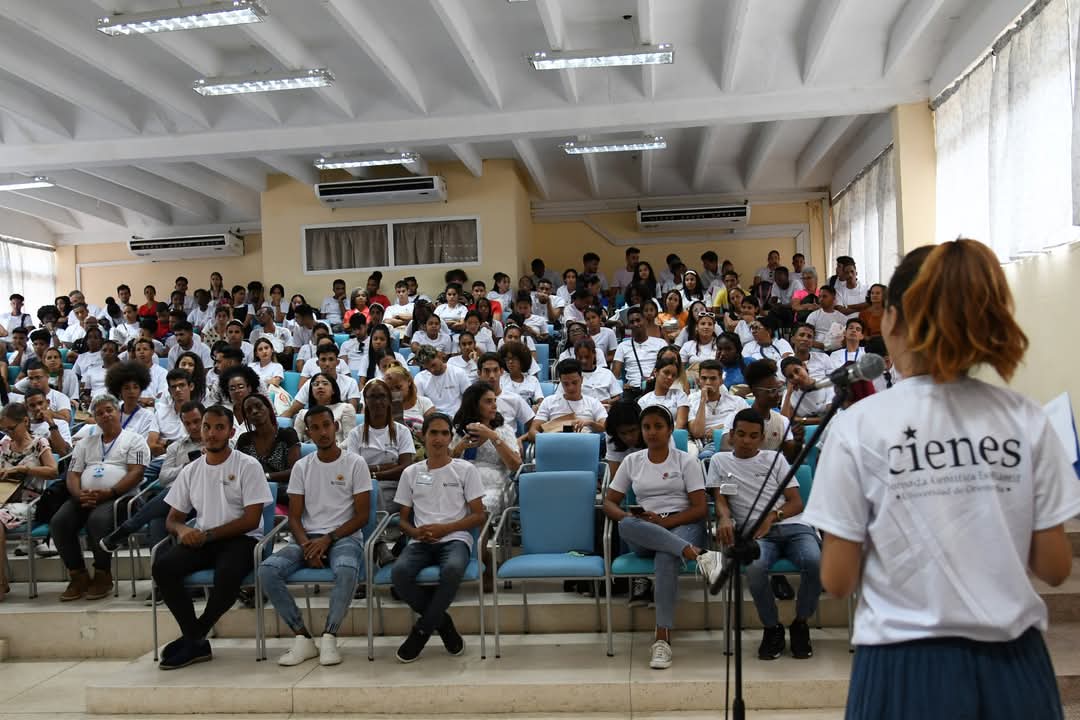 feu_orientec's tweet photo. 👌Por más y mejores resultados para los estudiantes de la @feu_orientec en la próxima Jornada Científica Estudiantil #CIENES. 

- Agradecimiento a instituciones, directivos, profesores y estudiantes de la @UOCuba y la provincia #SantiagodeCuba https://t.co/IftDyIYcVI