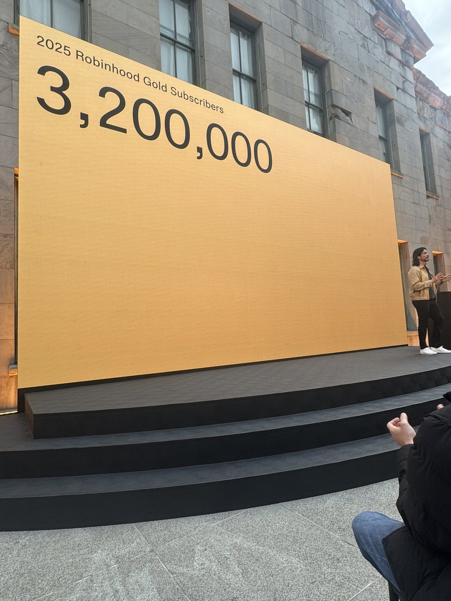 Robinhood $HOOD now has 3.2 Million Gold Subscribers