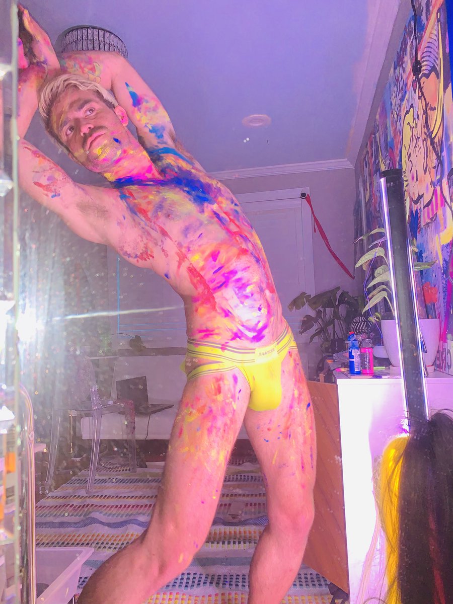 LeeLegendBtm's tweet photo. #PerfectStrangers #content all my related content will be up loaded on my onlyfans 🩷💙💛💜 @LeeLegendBtm https://t.co/EnNFzVGGjZ
