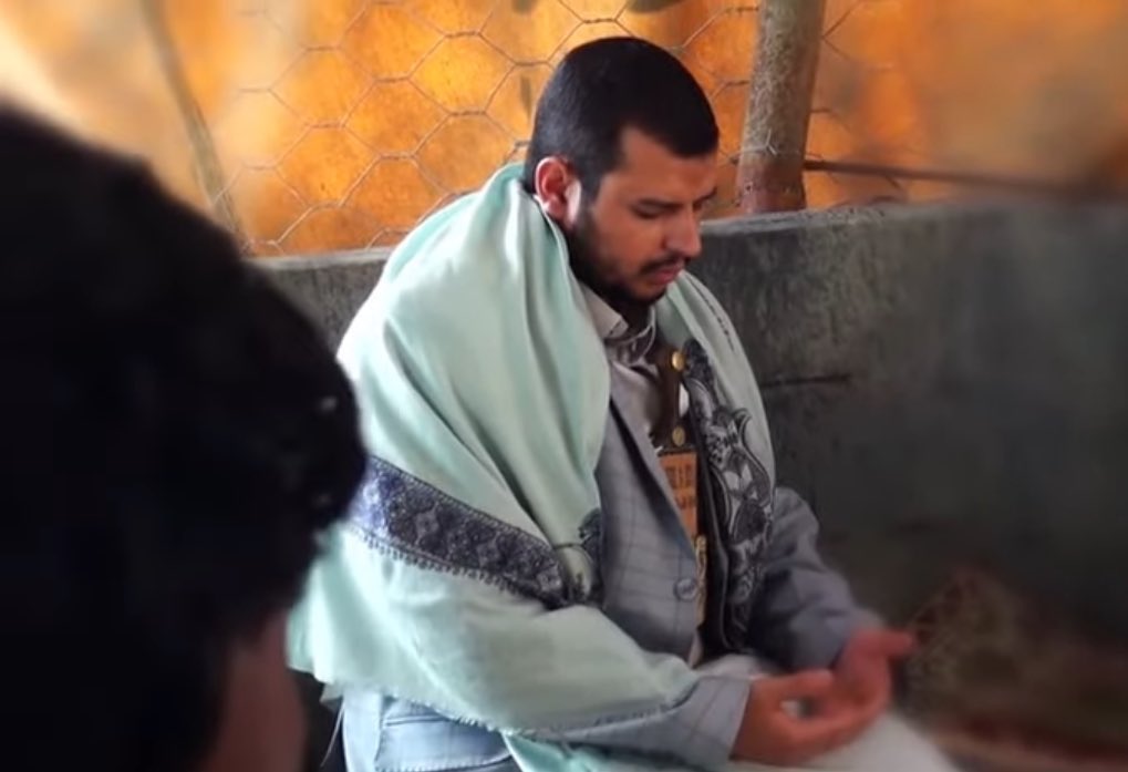 اللهم إن وليك 
وابن بنت نبيك عبدالملك

        فينا أمة

فاحفظه يا ألله يا ألله يا ألله لكل الأمة
 واكشف به الغمة وبدد به الظلمة 
 وأيده بالمؤمنين الصادقين المتقين

يارب 🤲
أنت أعلم بأنه أحب ما تمتلك الأمة
ليحمل راية الإسلام في مواجهة الكفر والنفاق
فتوله بعينك التي لا تنام
@