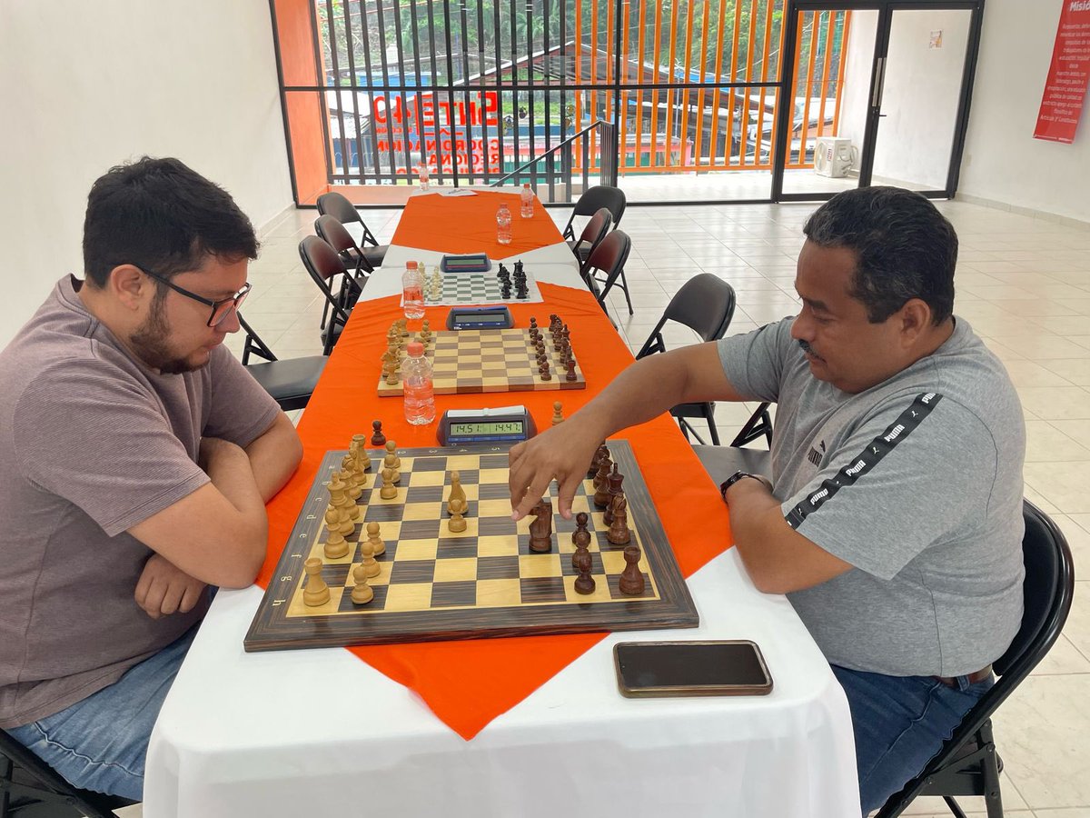 SECC40CHIAPAS's tweet photo. ¡Con gran entusiasmo y compromiso, la #RegiónPichucalco participó en la 5ª Jornada Estatal de Encuentros Deportivos, Artísticos y Culturales de la #Sección40 del #SNTE! 🏆🎭
#CulturaYDeporte #UnoSomosTodos #TodosSomosUno #OrgulloSNTE #Pichucalco https://t.co/hhAw722ASj