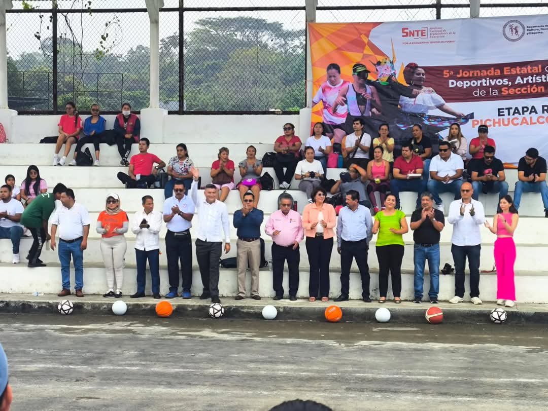 SECC40CHIAPAS's tweet photo. ¡Con gran entusiasmo y compromiso, la #RegiónPichucalco participó en la 5ª Jornada Estatal de Encuentros Deportivos, Artísticos y Culturales de la #Sección40 del #SNTE! 🏆🎭
#CulturaYDeporte #UnoSomosTodos #TodosSomosUno #OrgulloSNTE #Pichucalco https://t.co/hhAw722ASj
