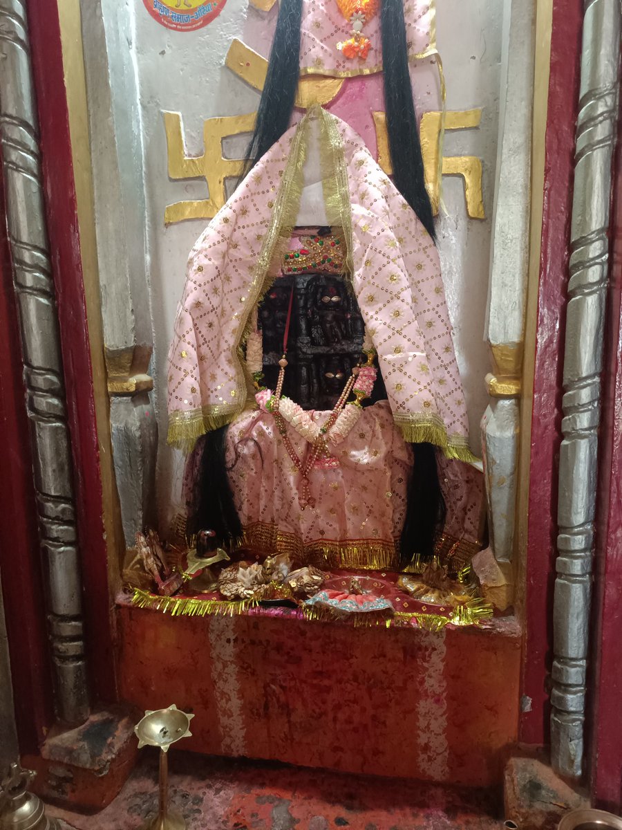 dinesyadav's tweet photo. A surprise 🫢 Lord Buddha is worshiping as Buddha devi ,romai kuthaund Jalaun,
Manuvadi have No comman sense ,
@ScienceJourney2 https://t.co/7H8odwo6Xy