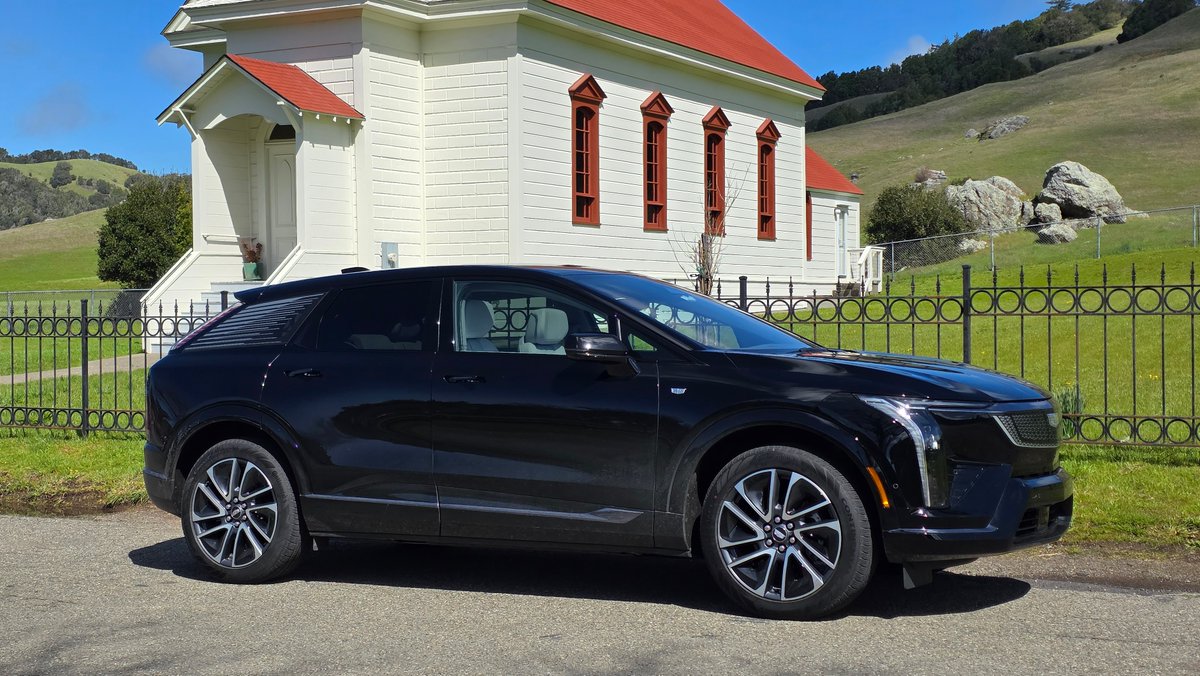 tnkgrl's tweet image. I finally drove the @Cadillac #OPTIQ, and I was impressed with this #EV... Read my first impressions on @GirlsGuide2Cars! agirlsguidetocars.com/list/cadillac-…