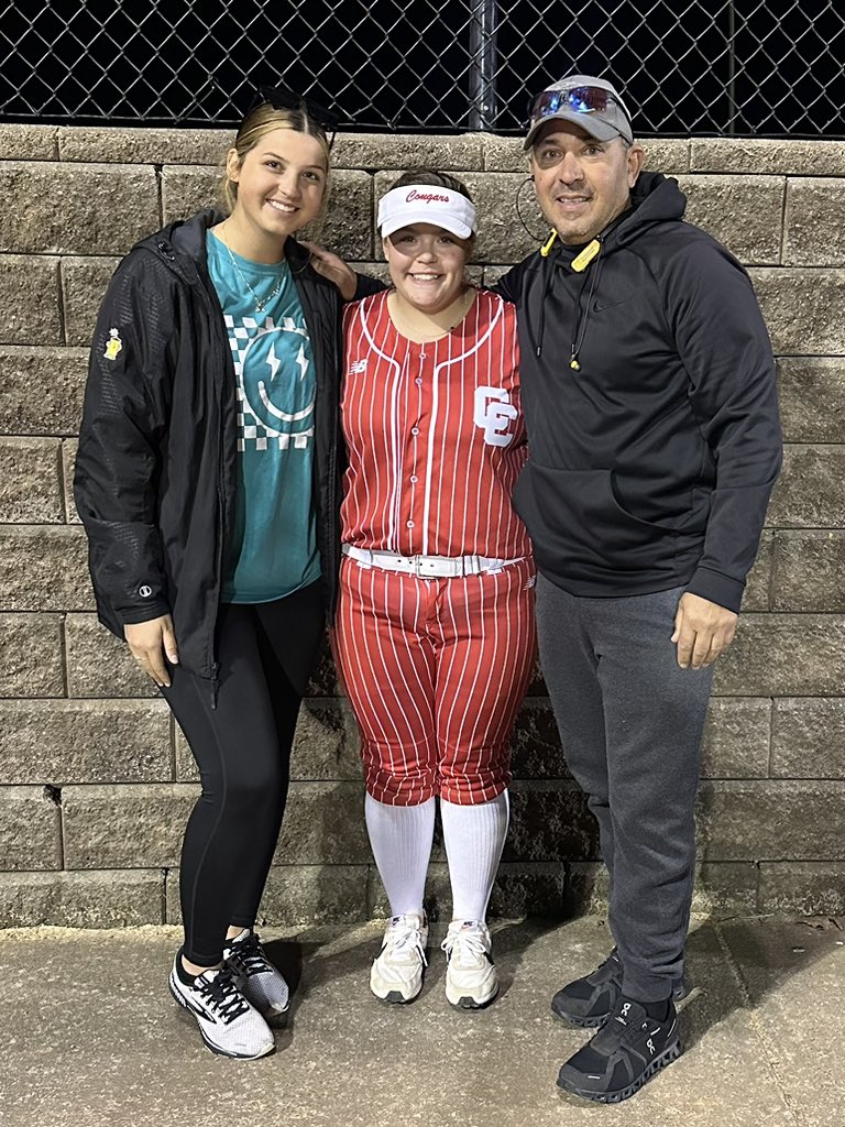 impactgoldnc's tweet photo. Took a trip to Fort Mill HS for the day to watch Cami Bitter (2027) school ball team compete. She went 1 for 2 with a .750 OBP !! Good luck the rest of the season! ❤️🤍
#CharlotteCatholicHS #LLG #ILEAP #getstruck #lightsout #lightitup #schoolball @Org_LLG https://t.co/Ij7dEc639H
