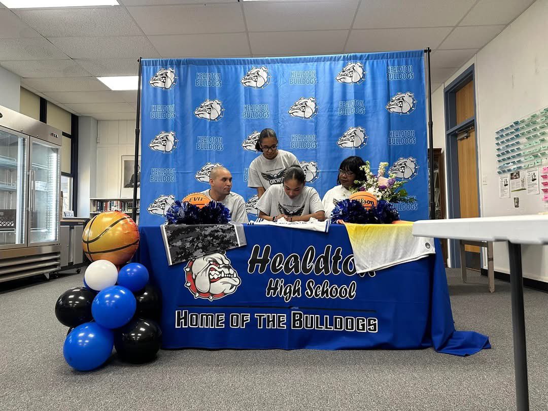 ok_royallegacy's tweet photo. Another great day for the Legacy family! Two more of our girls are taking the next step continuing their education and playing the game they love. Congratulations to @Jaclyn5Lara on committing to Oklahoma Wesleyan University and @daanaiyaaa_ on committing to Independence Community College!

Thank you to both coaching staffs for believing in our girls and giving them an opportunity to keep chasing their dreams. We’re proud of the hard work and dedication these two have put in, and we can’t wait to see them shine at the next level.

ladies, make sure to send us those schedules we’ll definitely be at some games!

#LegacyFamily #NextLevel #Opportunities #HardWorkPaysOff #Resultsdontlie