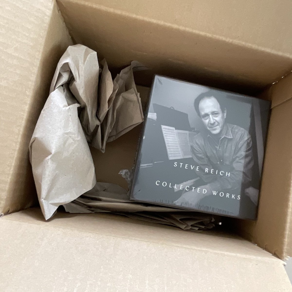 sekikos's tweet photo. 届いちゃったよ。ライヒの CD 26枚+DVD 1枚=27枚組。データ化しないとなあ。サブスクリプションでも聴けるという声はごもっともながら、メタデータを自分でちゃんとしたい関堂なのだ。 #SteveReich #CollectedWorks #Nonsuch https://t.co/miwP35k6i0
