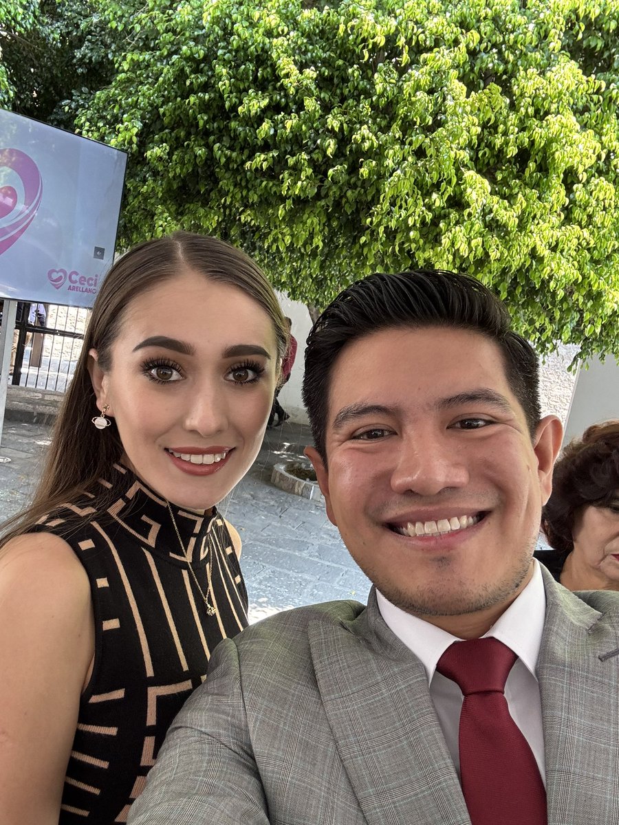 _LeoSoto's tweet photo. Un honor formar parte del gran equipo del voluntariado del Gobierno del estado.
Agradezco a mi Titular de @CienciaGobPue @CelinaPGuzman la designación.
Servir #PorAmorAPuebla es ir más allá del encargo encomendado 🫶🏼 y en equipo daremos los mejores resultados por nuestra tierra👊🏼 https://t.co/cKVd7HTW75