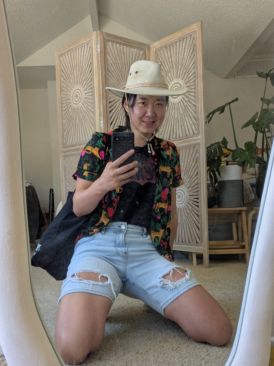 MyopicBloom's tweet photo. started hrt at 31, 7 months in, getting gendered correctly in public, lifting heavier than the cis dudes at my gym, and i can sing sinatra now https://t.co/kB5OWqtTFO