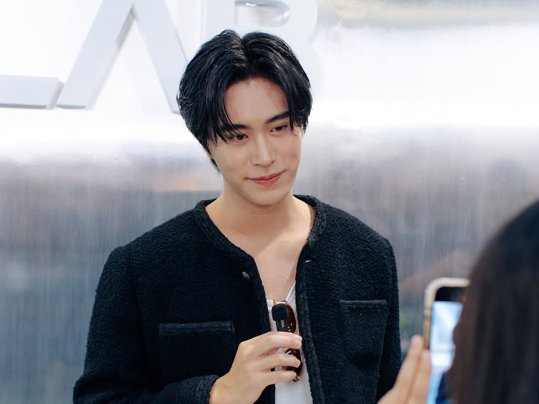 Geminint_family's tweet photo. ♊️ Facebook Update | MLAB

#MLABxGemini #MLAB_Store 
#Gemini_NT #เจมีไนน์ @gemini_ti 

เปิดภาพบรรยากาศ “เจมีไนน์-นรวิชญ์” ร่วมงานเอ็กซ์คลูซีฟอีเว้นท์ที่ MLAB เซ็นทรัลเวิลด์ พร้อมโชว์ลุค Sport-Active Lifestyle ในแบบของตัวเอง และที่ MLAB ไม่ได้มีแค่สินค้า Sport-Active Lifestyle แต่ยังมีกิจกรรมให้ร่วมสนุกอีกด้วย! มาค้นหาสไตล์ที่เป็นคุณกับควิซสุดพิเศษ! เพียงตอบคำถามง่ายๆ ก็รู้เลยว่าสไตล์ไหนที่ใช่คุณ!  สามารถเล่นได้ตั้งแต่วันนี้จนถึง 30 มิถุนายน 2568 ที่ MLAB เซ็นทรัลเวิลด์ ชั้น 3 หรือคลิก https://t.co/3qssavPlLy
#MeetYourUnmet #MentagramThailand