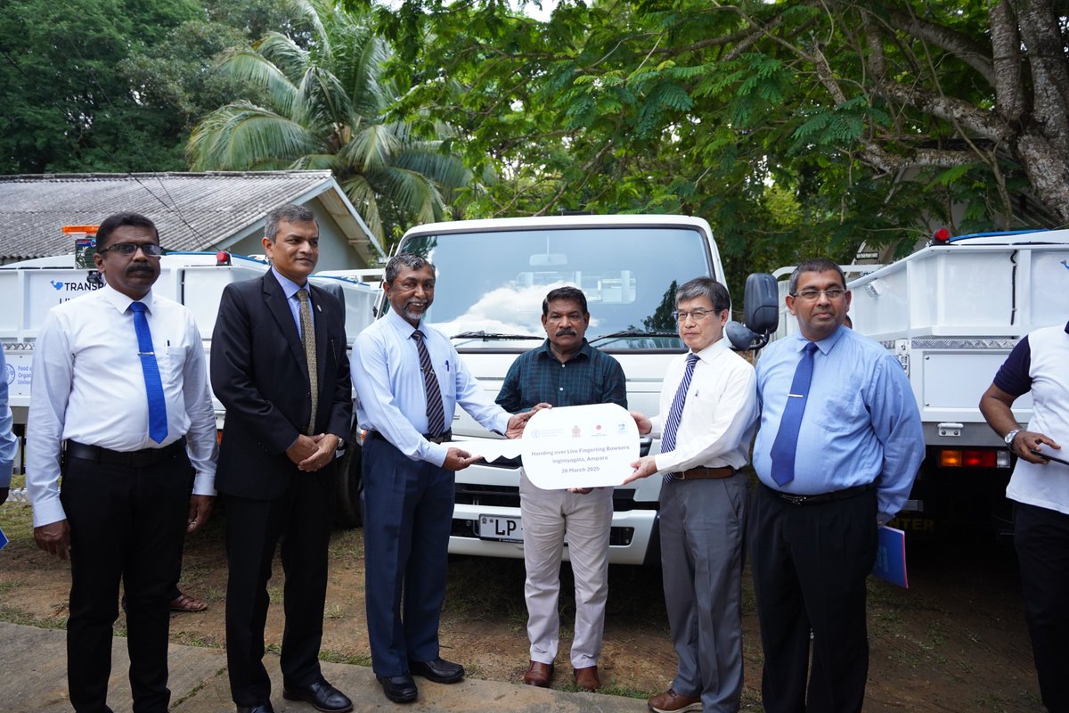 Strengthening Inland Fisheries!🐟

#FAO, w <a href="/JapanEmb_SL/">Embassy of Japan in Sri Lanka（在スリランカ日本国大使館)</a> support, handed over 1 of 4 upgraded hatcheries &amp; 3 fingerling bowsers in #Inginiyagala #lka, boosting #aquaculture &amp; fisher livelihoods. A key step toward #sustainable inland #fisheries! 

Read more: bit.ly/3DRthKk