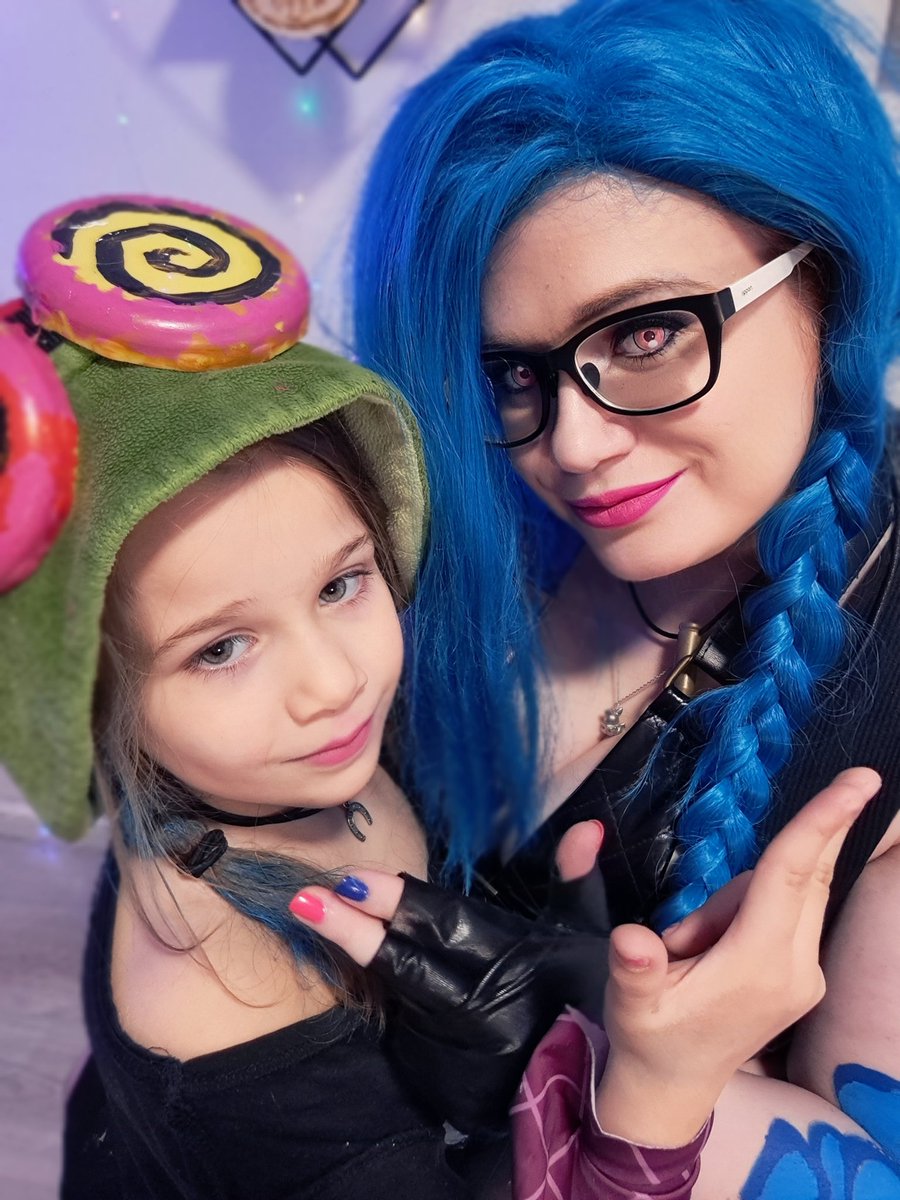 MiarEUW's tweet photo. Jinx and Isha forever 💙🩷 #arcane #jinx https://t.co/dP0WAlUswY
