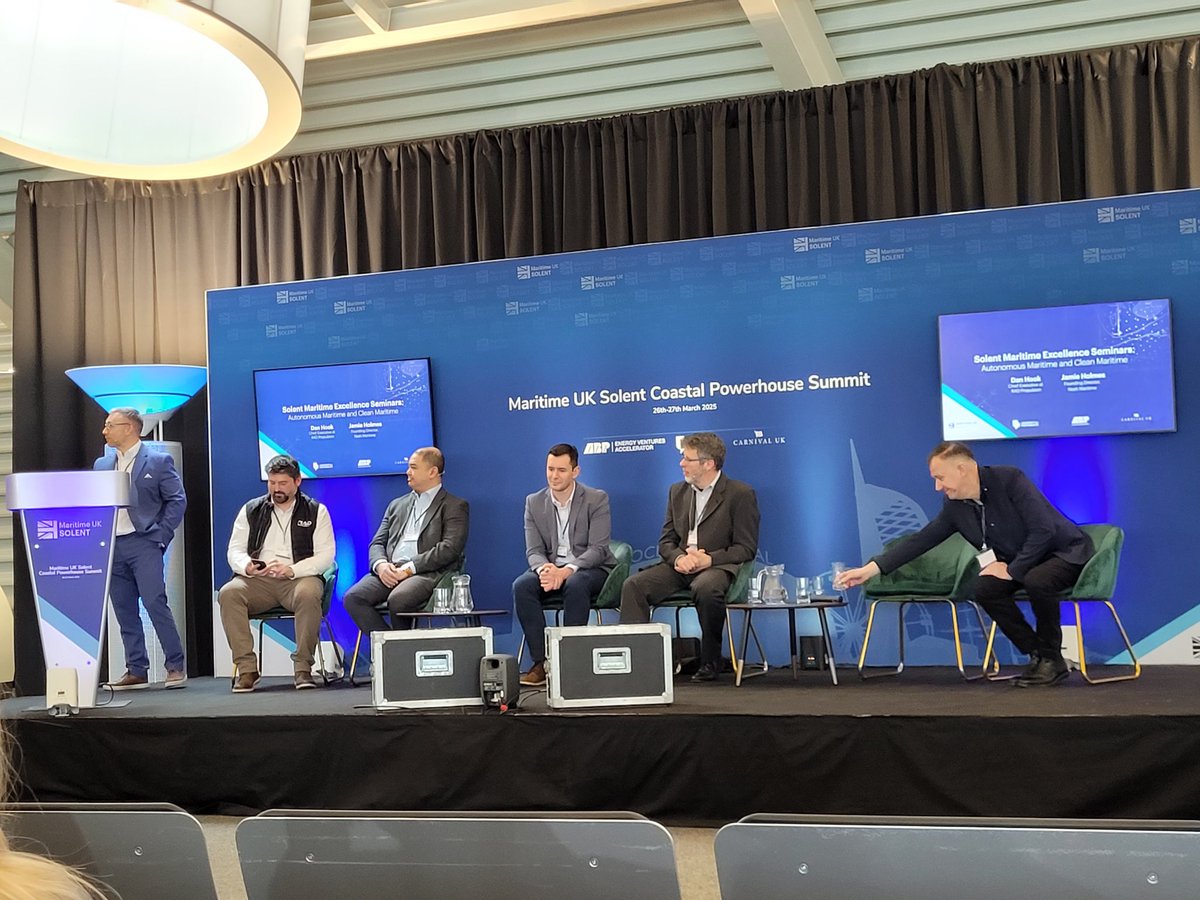 Latitudesearch's tweet photo. Proud to be invited to the @MUKSolent Solent coastal powerhouse summit in Southampton discussing all things Maritime ⛴️⚓️. #Maritime #Engineering #Futureskills #Solent #Marine https://t.co/74Un6yX6g7