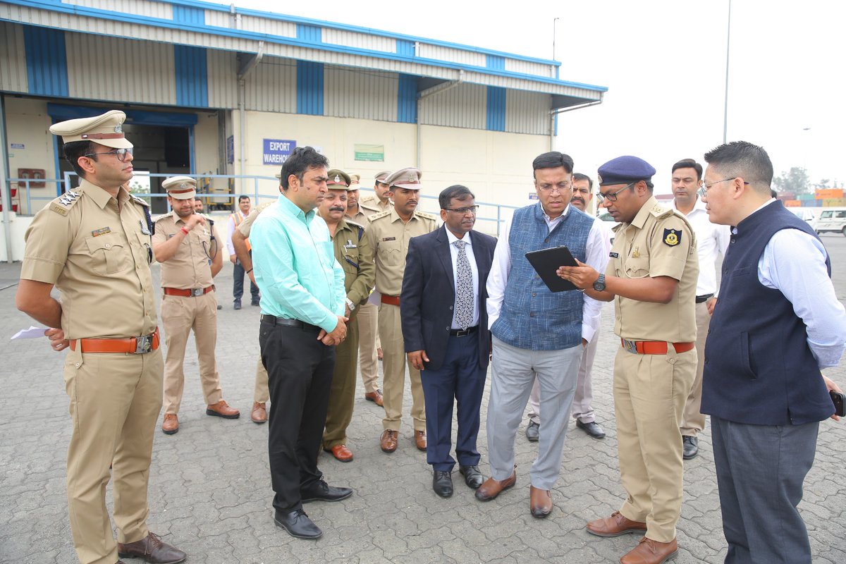 On 26.03.2025, Sh. Sanjay Gupta, Chief Commissioner of Customs (Preventive), Delhi, visited Customs Commissionerate Ludhiana (HQ) and ICD HTPL. He engaged with officials and trade to enhance productivity and ease of doing business.He also planted trees to highlight sustainability