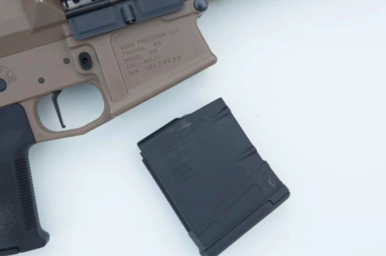 Vad händer när staten plötsligt säger: "Du får inte längre ha det vi tidigare godkänt – även om du följt alla regler och lagar"?

Det här är mer än en vapenfråga. Det rör vid kärnan i den svenska rättsstaten. Om vapenlicenser kan ogiltigförklaras retroaktivt – vad blir nästa