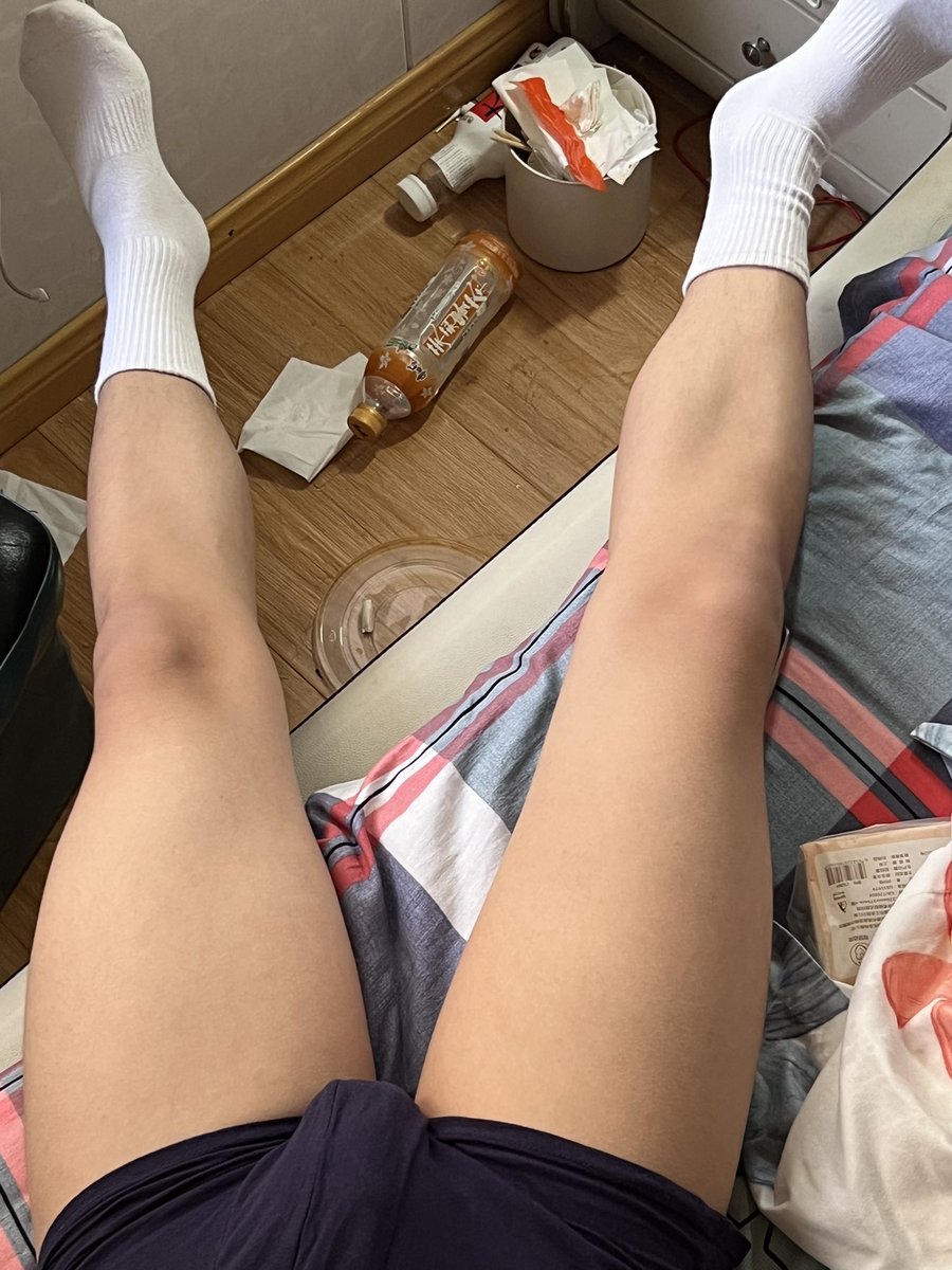 家里乱乱的&gt;_&lt; #男初 #正太 #白袜 #1s #0s