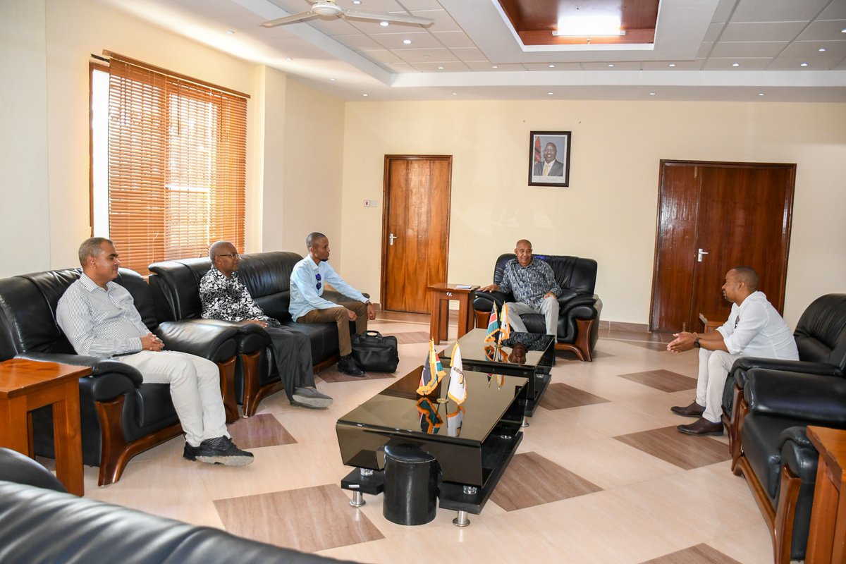 Exciting collaboration <a href="/lamu_countyKE/">Lamu County Government</a> to empower at-risk youth! 

HURIA &amp; <a href="/UNmigration/">IOM - UN Migration 🇺🇳</a> have been promoting security &amp; socio-economic inclusion via innovative livelihood support to build a future where youth thrive!

#YouthEmpowerment #StrongerCommunities