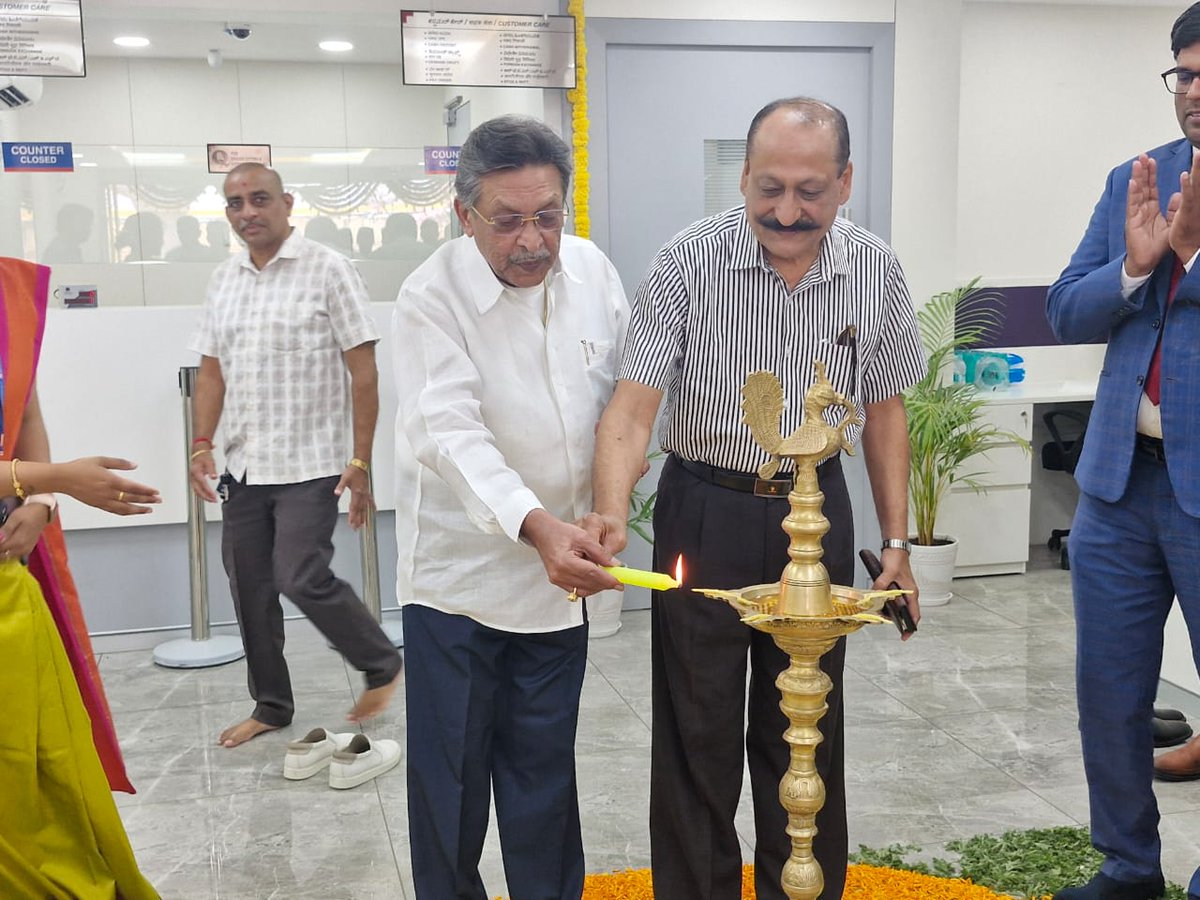 Was honoured to be the Chief Guest at the inauguration of HDFC Bank's Chikkajala branch.

It’s encouraging to see financial institutions expanding their presence to serve more communities and support local economic growth. 

Wishing the entire team at <a href="/HDFC_Bank/">HDFC Bank</a> continued success