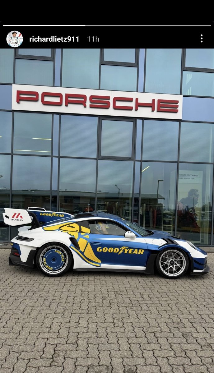 A sharkfin on a 911???