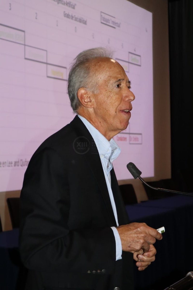 CongresoAEALC's tweet photo. Sergio Clavijo habló de Fintech, Finternet y Regtech. Con su trayectoria como codirector del Banco de la República y director de ANIF, dejó claro que la tecnología financiera impone desafíos regulatorios urgentes. #CongresoEconomistas2025 https://t.co/w7QmkQmkKK