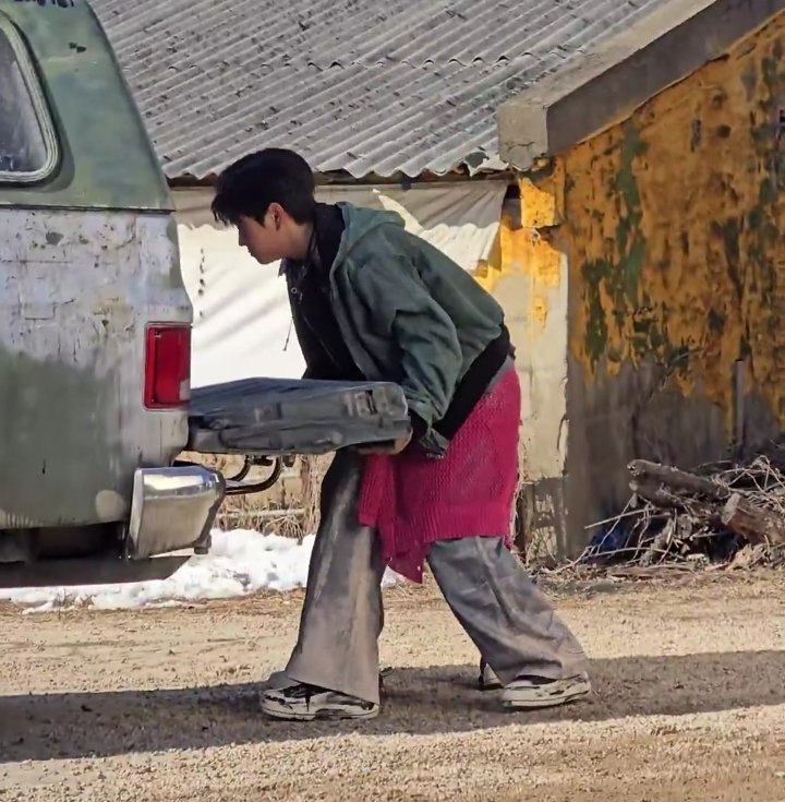 어니 이정도면 혼자있는거아님?
형이 다 가려진다고?