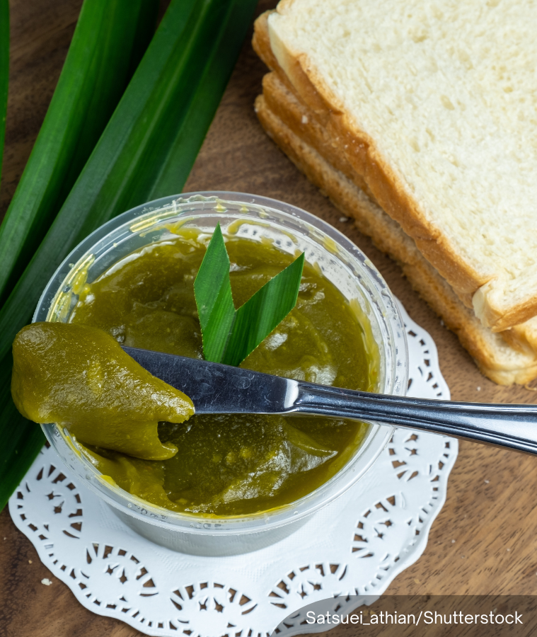 NewsBFM's tweet image. 📌 The Oxford English Dictionary has added twelve words from Malaysia and Singapore in its latest update, describing them as untranslatable words.

The newly included loanwords are:

• Alamak
• Nasi Lemak
• Terror
• Mat Rempit
• Tapau
• Ketupat
• Kaya
• Kaya toast
•…