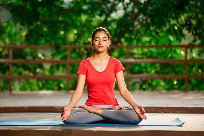 PoojaSunaria's tweet photo. जीवन में बढ़ती समस्या डिप्रेशन है।  Saint MSG ने #CureOfDepression का आसान समाधान साझा किया है जिसमें उन्होंने कहा है कि जब कोई व्यक्ति किसी समस्या को हल करना चाहता है, लेकिन कोई हल नहीं मिल पाता है, तो वह डिप्रेशन में चला जाता है। इसको Meditation को अपनाकर दूर किया जा सकता है। https://t.co/Drd8M8HxMt