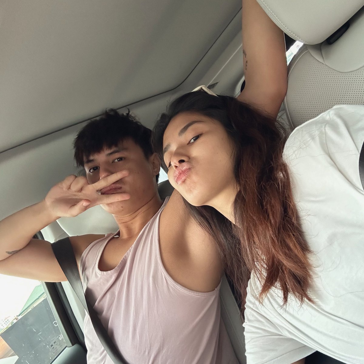 iamAndalioLoisa's tweet photo. 100 months!!!! 💜@iamr2alonte https://t.co/NpduMOEMQh