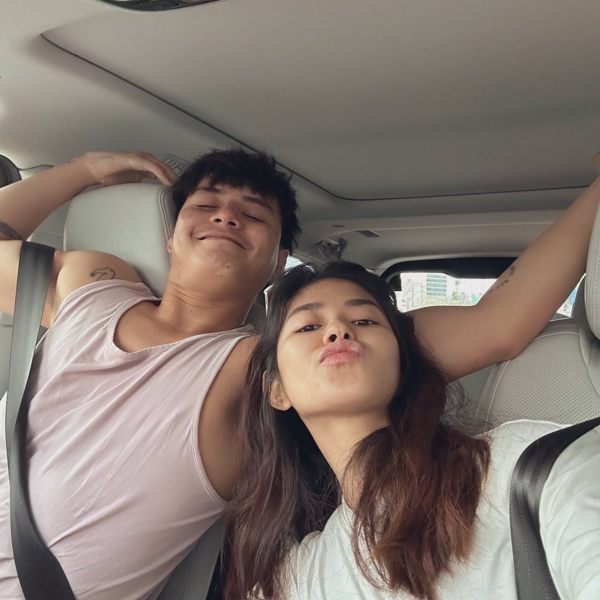 iamAndalioLoisa's tweet photo. 100 months!!!! 💜@iamr2alonte https://t.co/NpduMOEMQh