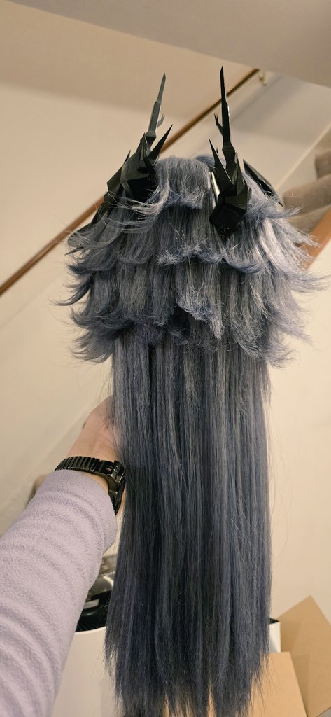 LunatiqueRose's tweet photo. Soon. Styled a new Logos wig, first I was too flat, Mark 2 is much better 🥰 #arknights #logos #wigstyling #wigcommissions https://t.co/GDMVhoKjfn