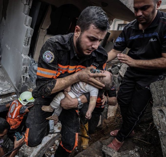 ﴿وَمَا نَقَمُوا مِنْهُمْ إِلَّا أَن يُؤْمِنُوا بِاللّٰهِ الْعَزِيزِ الْحَمِيدِ﴾
في غزة جرح الإسلام الكبير 

ولإنهم مسلمين 

قتلوا البراءة، وأبادوا الطفولة! 💔

كُل طفلٍ قُتل في غزة
هو شهادة علىٰ وحشيّة الظالمين.