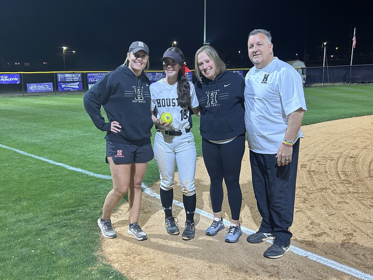 Houston Softball (@winningsoftball) on Twitter photo Congratulations to Ella McKnight on her homerun against Ripley tonight!! #honeybadgers <a href="/johnvarlas/">John Varlas</a> Congratulations to Ella McKnight on her homerun against Ripley tonight!! #honeybadgers <a href="/johnvarlas/">John Varlas</a>