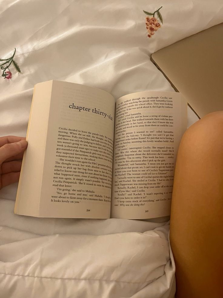 star ⋆｡°✩ | booktwt tweet media