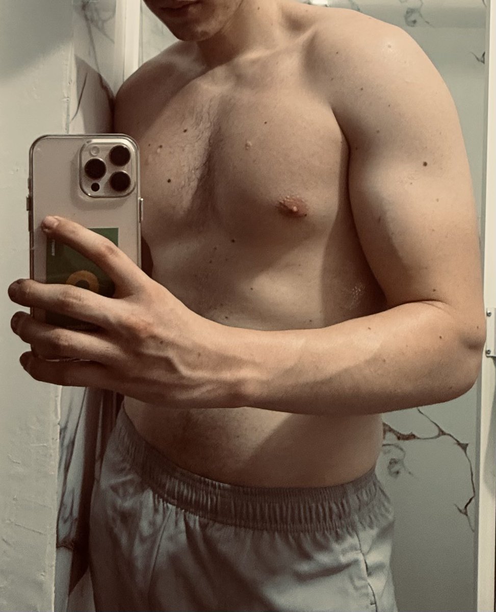 julian05092002's tweet photo. Buenas noches https://t.co/eKR0iut7o1