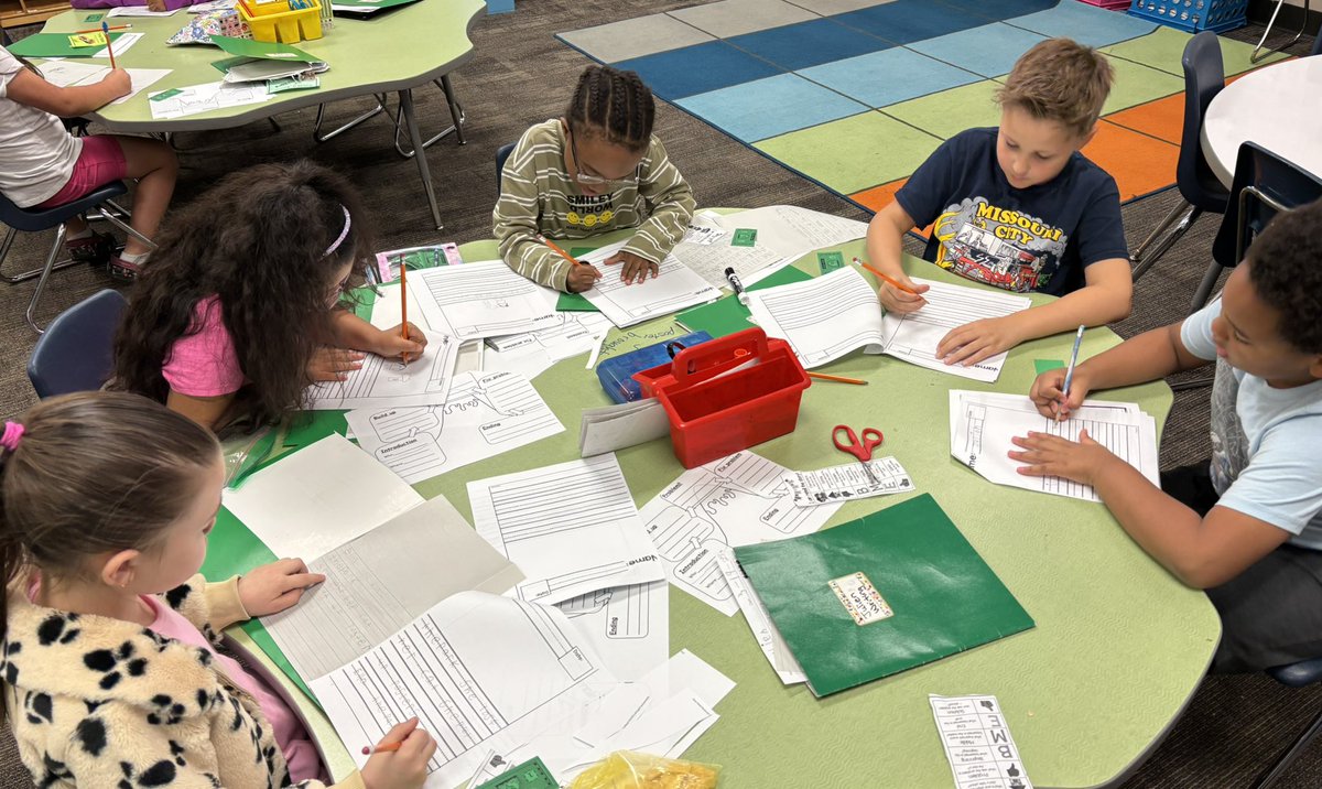 Laura Krakehl (@lkrakehlsclass) on Twitter photo Phenomenal focus during Writers Workshop today! <a href="/HumbleISD_EGE/">Elm Grove Elementary</a> <a href="/Humble_ElemELA/">Humble ISD Elementary ELA</a> Phenomenal focus during Writers Workshop today! <a href="/HumbleISD_EGE/">Elm Grove Elementary</a> <a href="/Humble_ElemELA/">Humble ISD Elementary ELA</a>