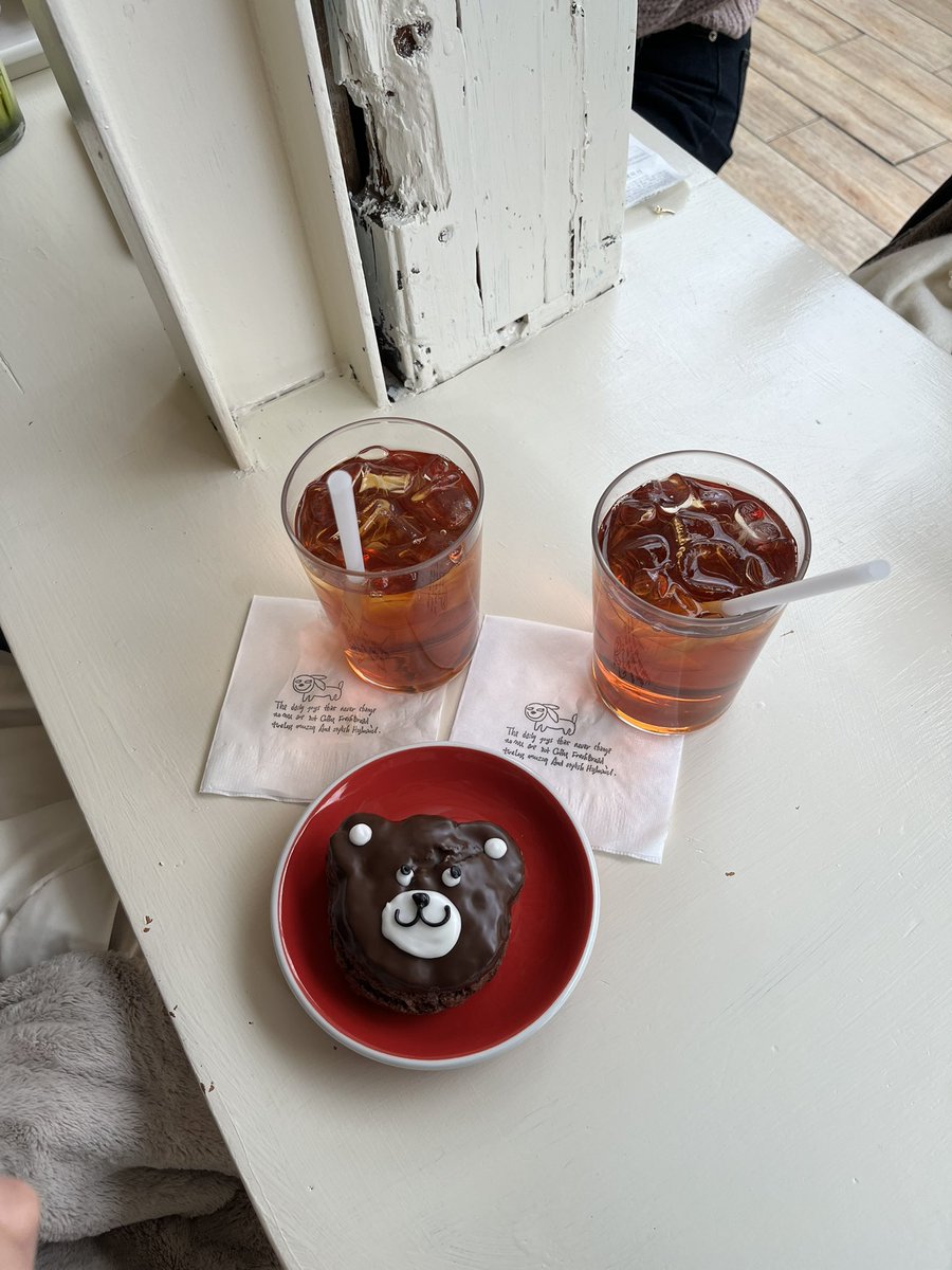 YLDISK's tweet photo. 韓国の可愛いカフェで
妹20歳の誕生日お祝い🎂 https://t.co/kKGKN0pvfK