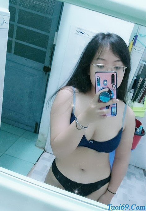 Nhidam488's tweet photo. Bé tìm bạn chịch ạ. Tim có zalo bé https://t.co/g7CcHBpTAA