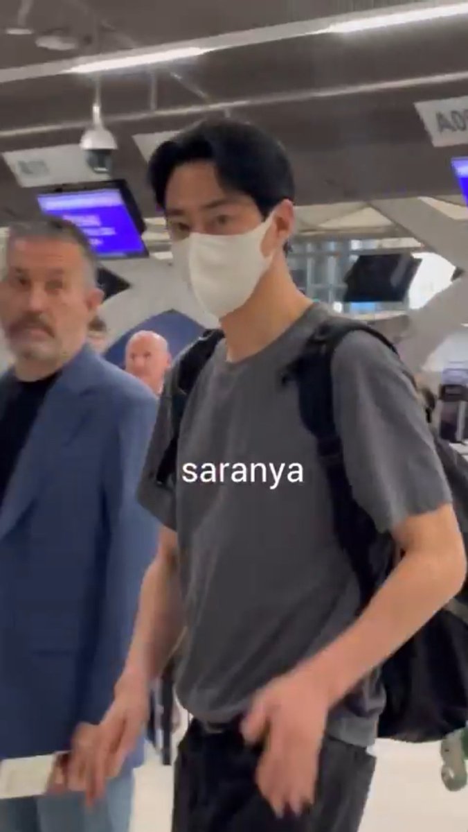 JoInSungPH's tweet image. #JoInSung flies out of Thailand after filming of #Humint

cto
instagram.com/reel/DHrm9zXTX…
instagram.com/p/DHrrJOKT5xe/…
#zoinsung #조인성