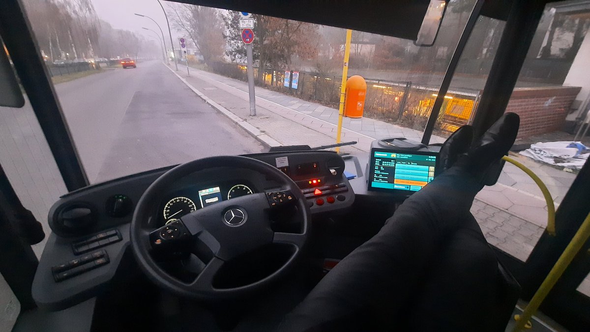 Hart am schuften für euch.
#moin