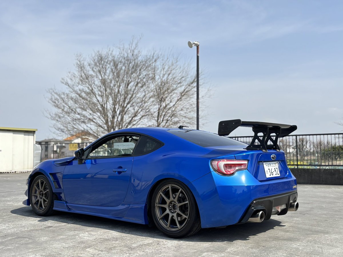 yugo_tty13's tweet image. ご報告🙇♂️
BRZ(ZC6)納車しました
知ってる方も多い車両ですが巡ってきたご縁もあり乗り継がせて頂くことになりました🙇♂️
綺麗に乗れるかは分かりませんが大切に乗って行きたいと思います🙇♂️
86BRZ界隈の皆様、よろしくお願い致します
納車前にG4の形見付けてもらいました🚗