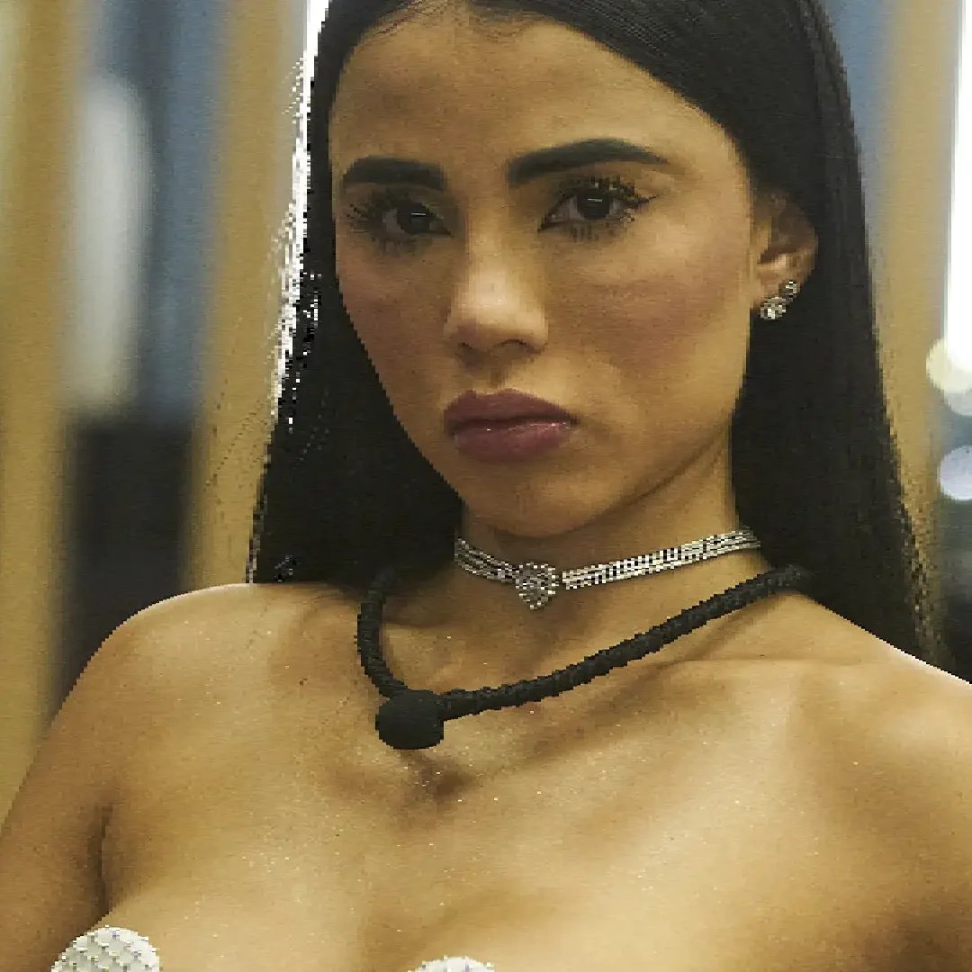 Yorgyperea's tweet image. Nunca pensé que una mujer con el prototipo de Karina, quita maridos, daña relaciones, vendida, etc. Iba a ser tan defendida, pues ahí esta el reflejo de lo que vivimos.

Defendemos lo indefendible, y atacamos lo justo.

#LaCasaDeLosFamososCol 
#LaCasaDeLosFamososCol2 
#LCDLFCOL