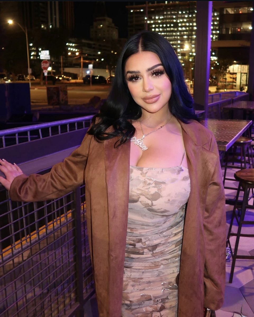 Ashley Meraz tweet media
